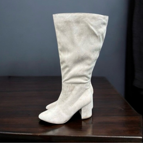 🌻NEW Journee Collection Ameylia Bone Color Tall Boot Size 8.5 wide calf - Picture 1 of 12